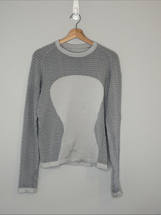 lululemon athletica Sweaters - lululemon athletica Light Gray Textured Crewneck Sweater